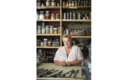 Preview of A plus size white woman in her (JPEG q50)
