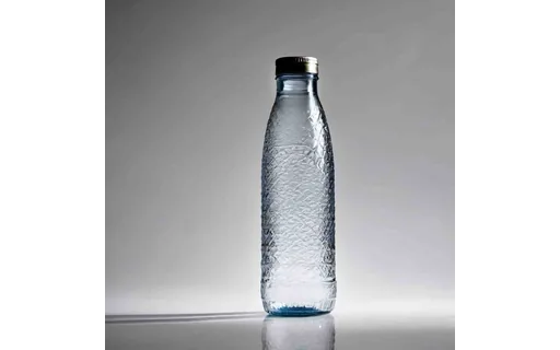Preview of Glass water bottle on a plain (JPEG q25)