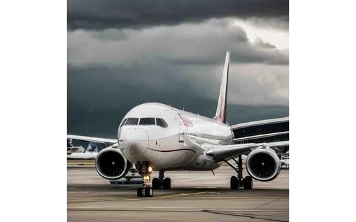 Preview of Passenger aircraft at an (JPEG q25)
