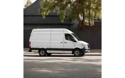Preview of White panel delivery van (JPEG q25)